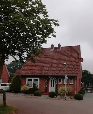 Foto - Einfamilienhaus mit großem Grundstück und Garage