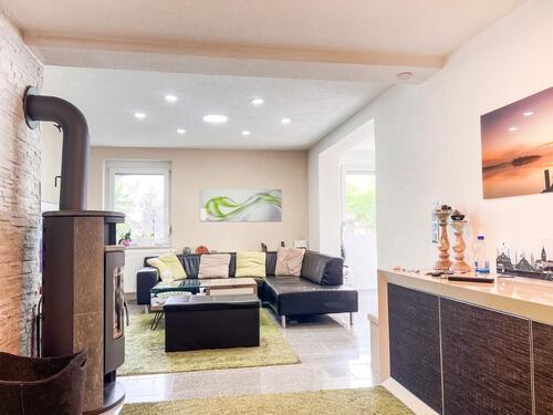 Foto - Helle 4-Zimmer-Wohnung mit EBK und Gartenanteil in AA-Attenhofen