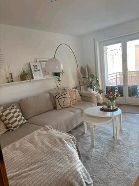 Foto - Helle, gut geschnittene 3 - Zimmer - Wohnung RV Hochbergstraße 30