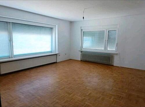 Foto - AB SOFORT: Großzügige 2-3-Zi EG-Wohnung zu vermieten!