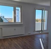 tolle 4 Raumwohnung mit Balkon neu für Sie saniert - Sandersdorf-Brehna