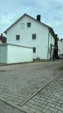 Foto - Doppelhaushälfte - 1.100,00&nbsp;EUR Kaltmiete, ca.&nbsp; 180,00&nbsp;m&sup2;
