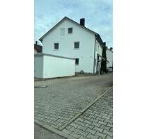 Doppelhaushälfte - 1.100,00&nbsp;EUR Kaltmiete, ca.&nbsp; 180,00&nbsp;m&sup2; in Burtenbach (PLZ: 89349)