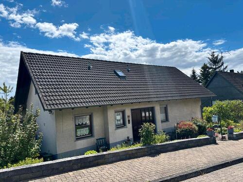 Foto - Großzügiges Einfamilienhaus mit Einliegerwohnung Garten & Blick
