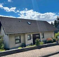 Großzügiges Einfamilienhaus mit Einliegerwohnung Garten & Blick - Elze