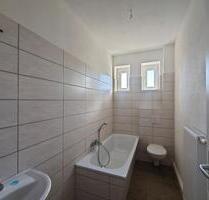 DREI ZIMMER in BELIEBTER LAGE - 431,00&nbsp;EUR Kaltmiete, ca.&nbsp; 63,37&nbsp;m&sup2; in Halle (Saale) (PLZ: 06116) Büschdorf