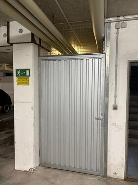 Foto - 10 qm abschließbares Kellerabteil in Tiefgarage Nähe Bahnhof