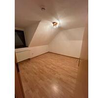 2-Zimmer DG Wohnung mit EBK in Kronenburg - Dahlem