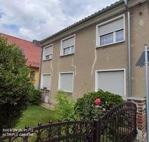 Großes Haus am Waldrand und einem kleinen Garten in Haida - Röderland