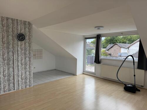 Foto - 2-Zimmer Dachgeschoss Wohnung - 620,00&nbsp;EUR Kaltmiete, ca.&nbsp; 65,00&nbsp;m&sup2;