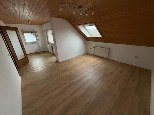 Foto - 3-Zimmer-DG mit Weitblick in Güglingen – ab sofort zu vermieten