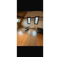 2 ZKB Dachgeschosswohnung in zentraler Lage - Roßdorf