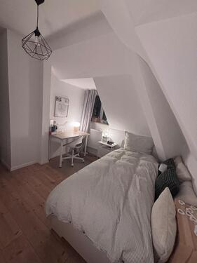 Foto - 1 Zimmer Dachgeschoßwohnung zur Miete in Frankfurt am Main