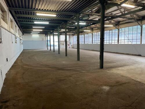 Foto - Lagerhalle Stellfläche - 1.295,00&nbsp;EUR Kaltmiete, ca.&nbsp; 3,50&nbsp;m&sup2;