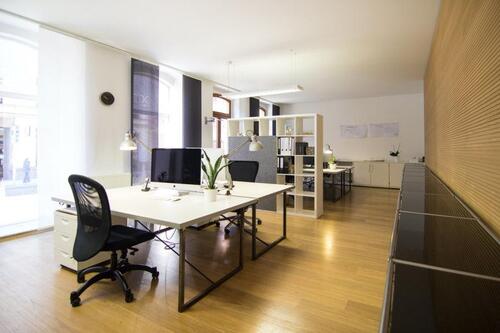 Foto - Büro- oder Laden für Architekten, Ingenieure, Friseure, Haushaltswaren oder Textilien mit PKW-SP im Hof zu vermieten!