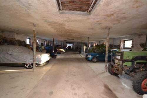 Foto - Gut Mittelstetten - Halle mit 23 Stellplätzen und Lagerraum