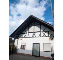 Gewerberaum mit Wohnung zu vermieten - im Ortskern Eschau!