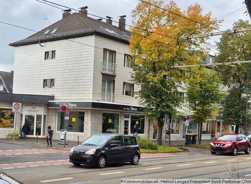 Foto - Ladenlokal auf Vorort-Geschäftsstraße im RECHTS-rheinischen POLL