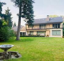Familienvilla am Lerchesberg - 6.200,00 EUR Kaltmiete, ca. 360,00 m² in Frankfurt am Main (PLZ: 60598) Sachsenhausen Süd Familienvilla am Lerchesberg - 6.200,00 EUR Kaltmiete, ca. 360,00 m² in Frankfurt am Main (PLZ: 60598) Sachsenhausen Süd