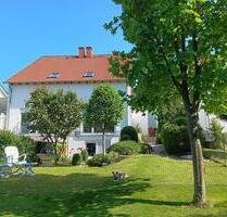 Das perfekte Haus für die junge Familie mit großem Garten. - Weilrod