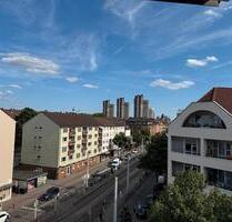 Helle 2-Zimmer-Dachgeschosswohnung mit Einbauküche - Mannheim Herzogenried