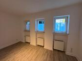 Foto - Frisch renovierte 2-Zimmer Souterrain-Anliegerwohnung