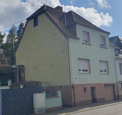 Foto - Ein- Zweifamilienhaus mit Garage und Garten von Privat zu verkauf