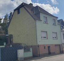 Ein- Zweifamilienhaus mit Garage und Garten von Privat zu verkauf - Bexbach