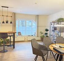 Helle und moderne Büroeinheit mit 5 großen Räumen im Erdgeschoss mit Einbauküche und 6 Pkw-Stellplätzen im Zentrum von Minden
