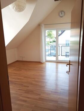 Foto - Schöne, helle teilmöbilierte 2 Zimmer Dachgeschosswohnung