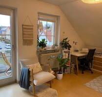 Schönes 1 Zimmer Dachgeschoss Apartment mit großem Westbalkon - Regensburg Ganghofersiedlung
