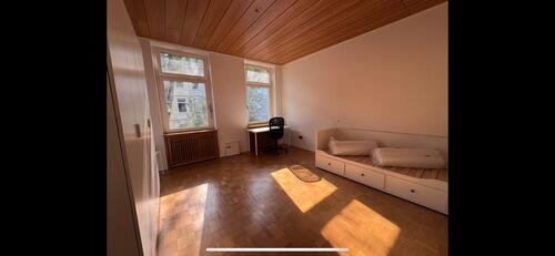 Foto - Oberwiehre Großes helles WG Zimmer möbiliert