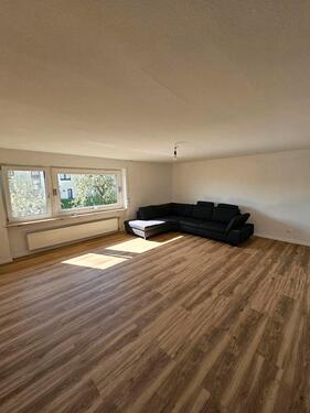 Foto - 5,5 Zimmerwohnung in ruhiger Lage 144m² Doppelgarage
