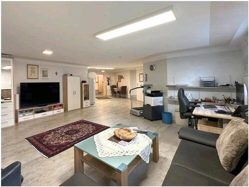 Foto - Halb unterkellerte 1-Zi.-Wohnung, ebenerdiger Zugang