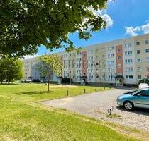 3- Zimmer- Etagenwohnung im 3. OG mit Balkon! - Aschersleben