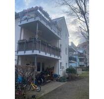 ab 01.01. * 3 Zi.-Whg. im DG mit Balkon, Laminat, Bad mit Wanne und Dusche * - Leipzig Südost