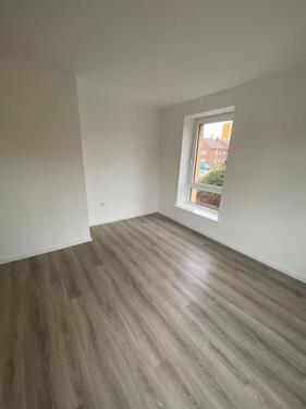 Foto - *ich werde renoviert* 3-Zimmer-Erdgeschosswohnung mit Balkon