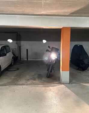 Foto - Stellplatz Motorrad Roller Bike Garage Tiefgarage Parkplatz