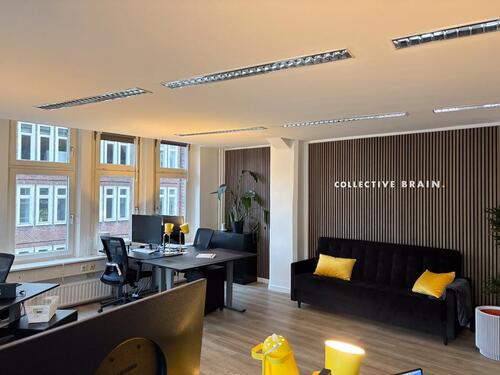 Foto - Coworking Hamburg Altstadt: Schreibtisch Büro