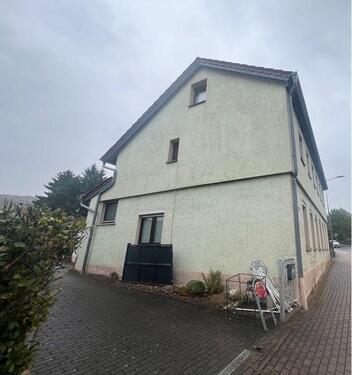 Foto - Ein Zuhause aus zwei Wohnungen: Ein-Zweifamilienhaus mit Garten