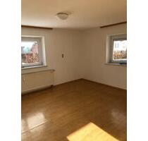 Frisch renovierte 3 ZKB Mietwohnung mit Garten & eigener Garage - Dietersburg