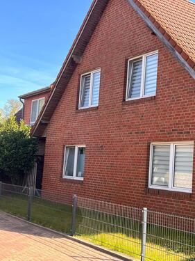 Foto - Haushälfte in einem Dreifamilienhaus