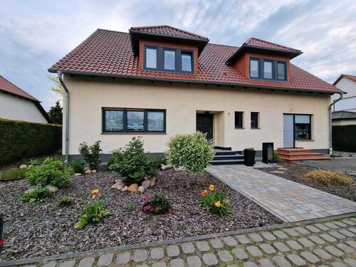 Foto - Mehrfamilienhaus mit Einliegerwohnung