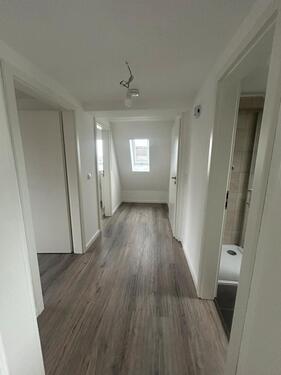 Foto - Sanierte Dachgeschosswohnung - 675,00 EUR Kaltmiete,