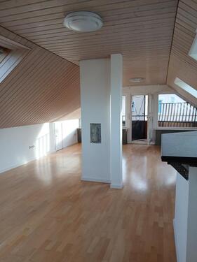 Foto - 1 Zimmer Dachgeschoßwohnung zur Miete in Reutlingen