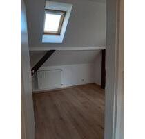 Single DG-Wohnung 2 Zi, Küche mit Einbauküche, Bad - Rötha