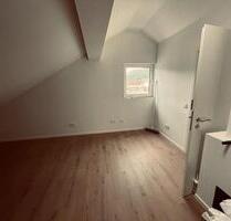 Helle 1-Zimmer Dachgeschosswohnung in Kelkheim-Fischbach – ruhig - Kelkheim (Taunus)