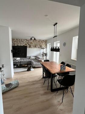 Foto - Geräumige sanierte Eigentumswohnung -4ZKB-