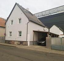 Geräumiges Einfamilienhaus inklusive Nebengebäude - Raunheim