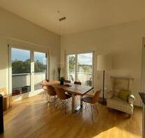 Hochwertige, helle Penthouse Loft Wohnung in March-Hugstetten